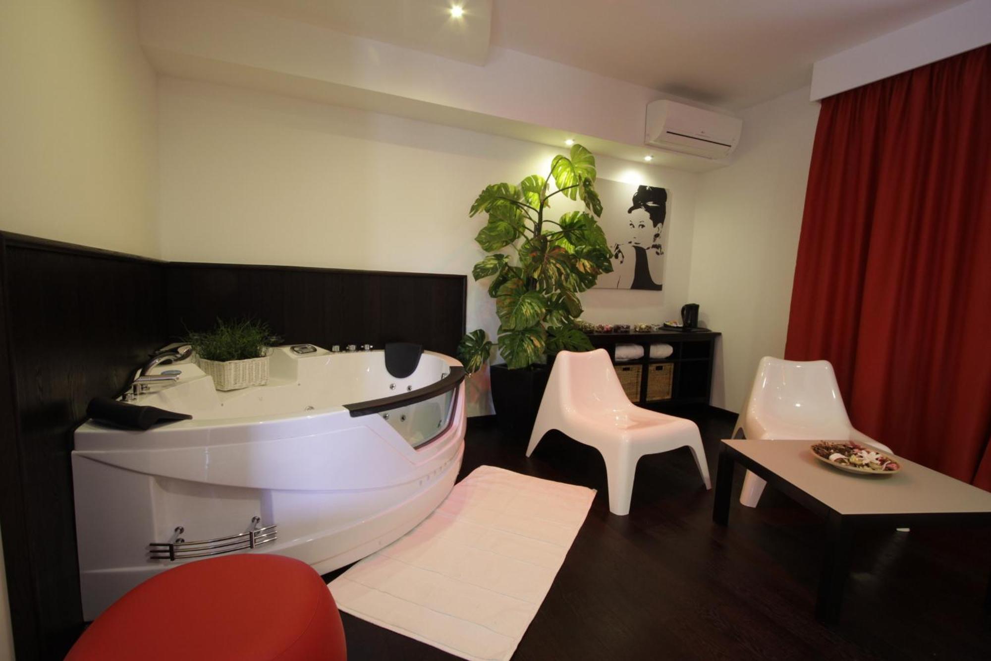 Hotel Paradise Airport Forlì Exteriör bild