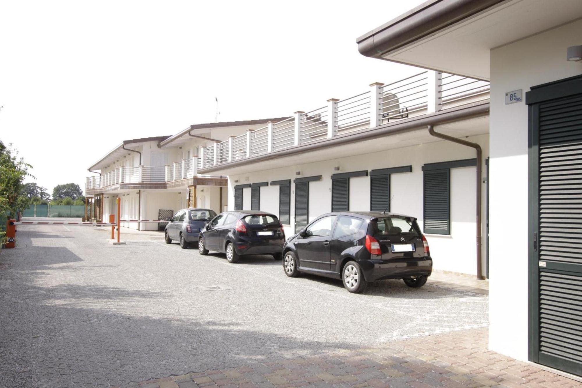 Hotel Paradise Airport Forlì Exteriör bild