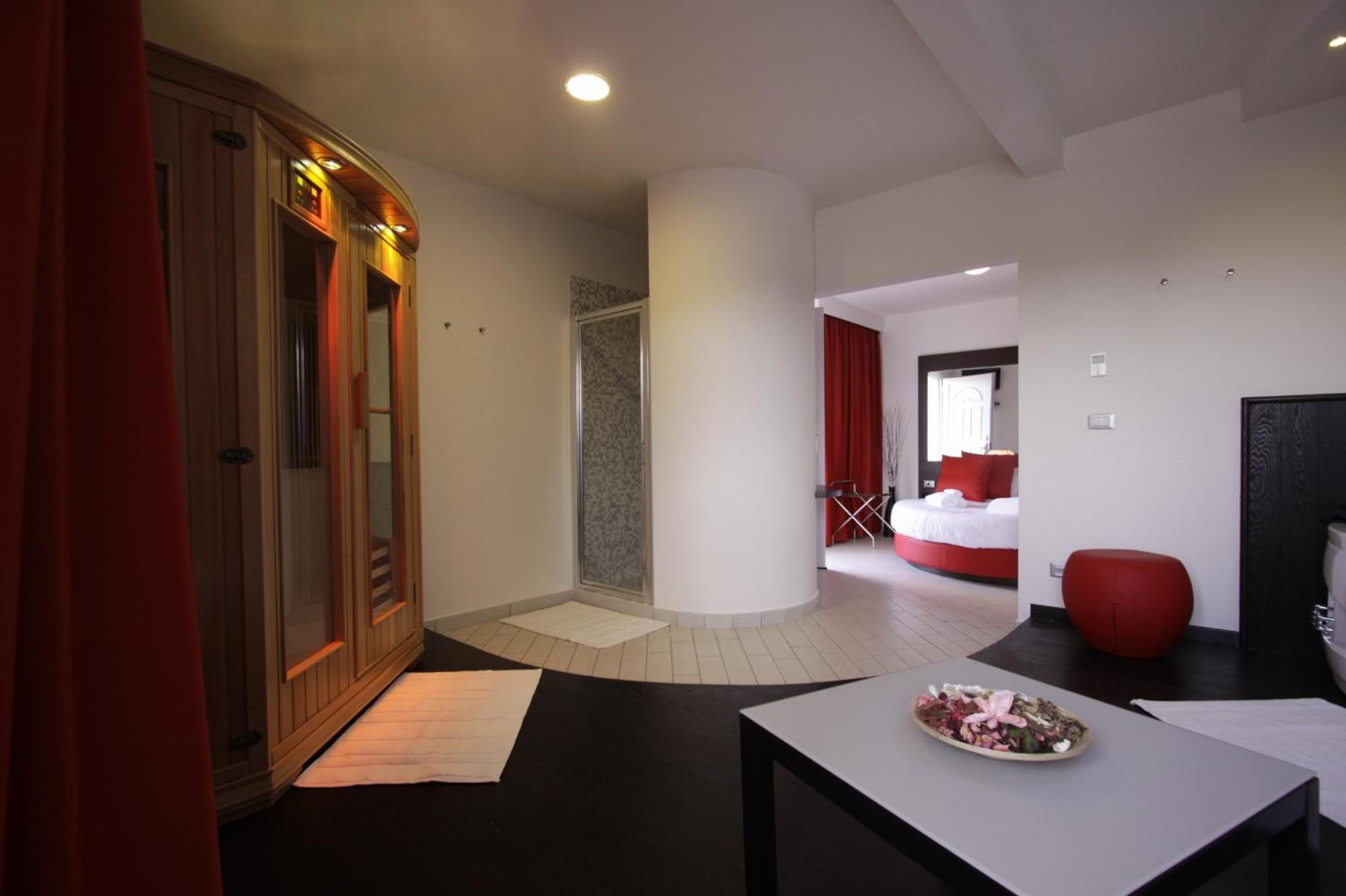 Hotel Paradise Airport Forlì Exteriör bild
