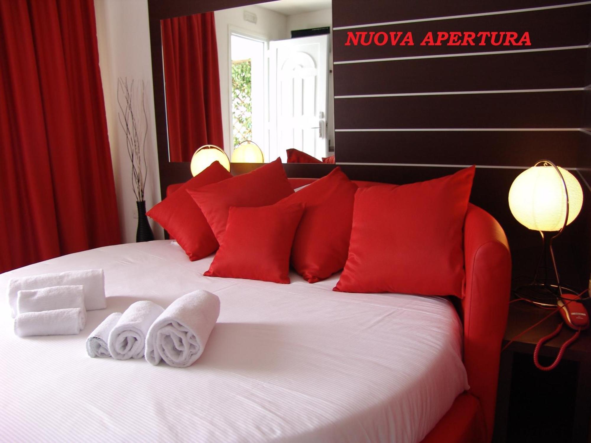 Hotel Paradise Airport Forlì Exteriör bild